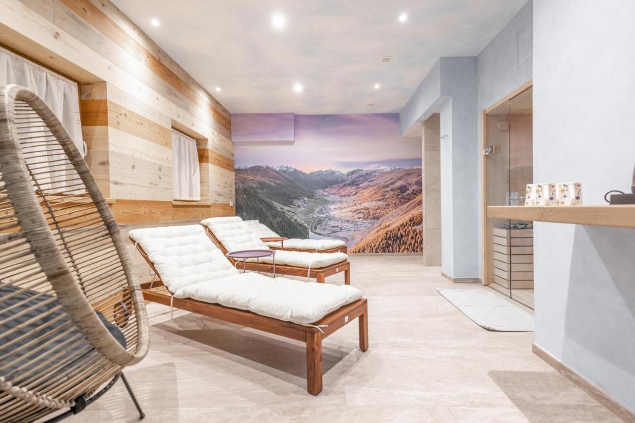 Chalet Imbosc'Che - 5 Beautiful Rooms In Charming B&B Livigno Exterior photo