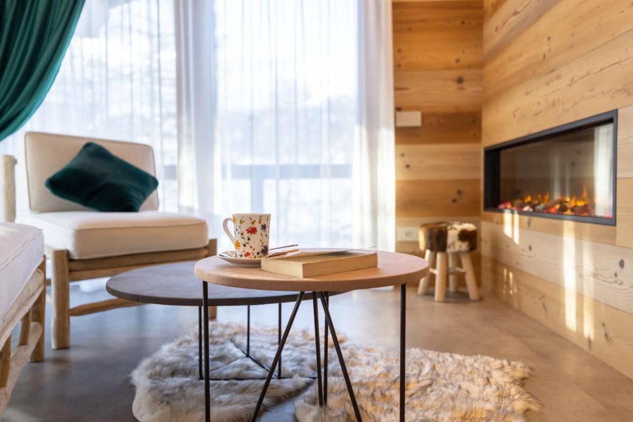 Chalet Imbosc'Che - 5 Beautiful Rooms In Charming B&B Livigno Exterior photo